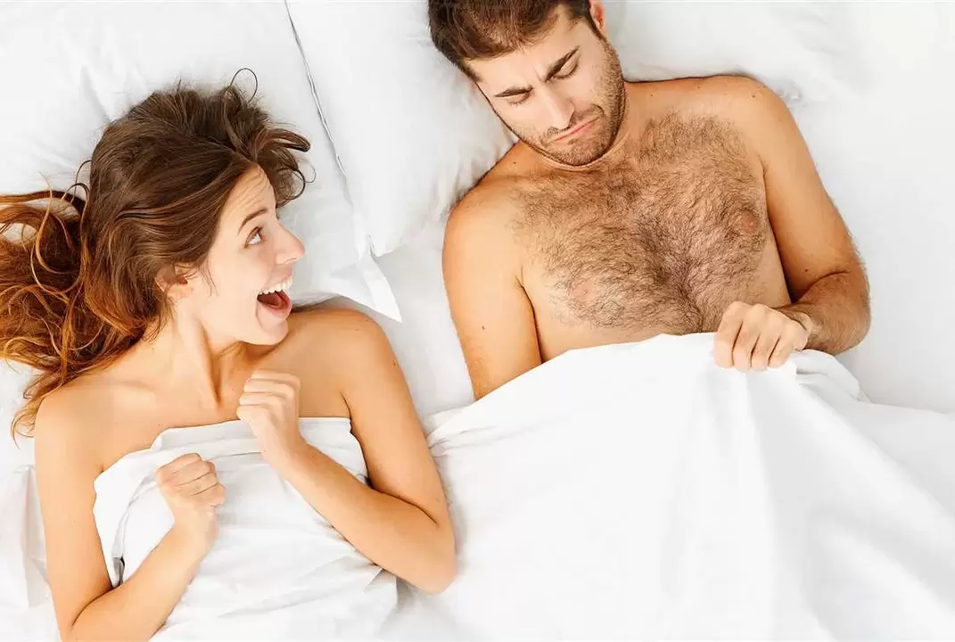 A férfi pénisz megnagyobbításának egyik előnye, hogy kielégíti szexuális partnerét. 